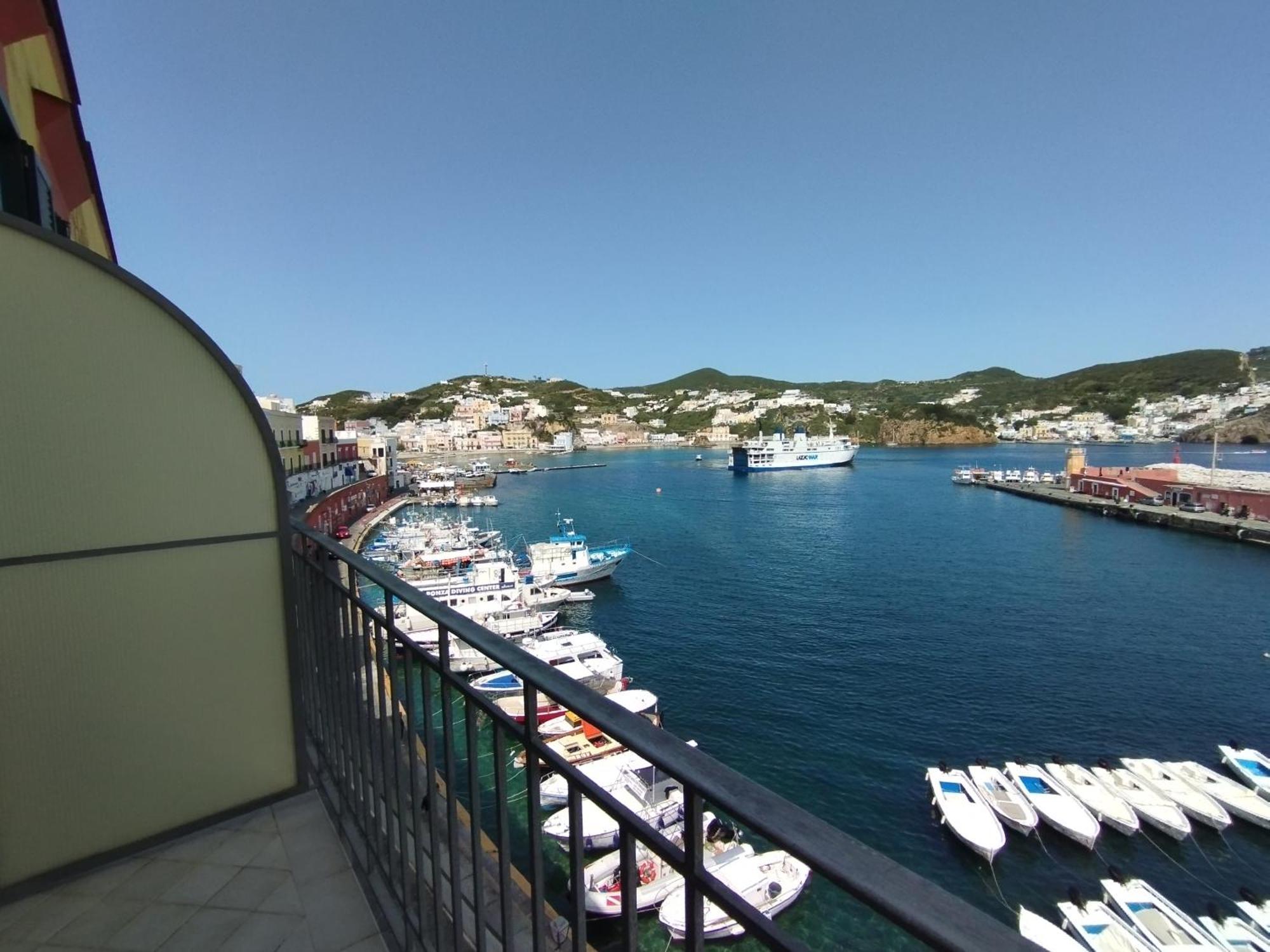 Locanda Mari Ponza Exterior foto