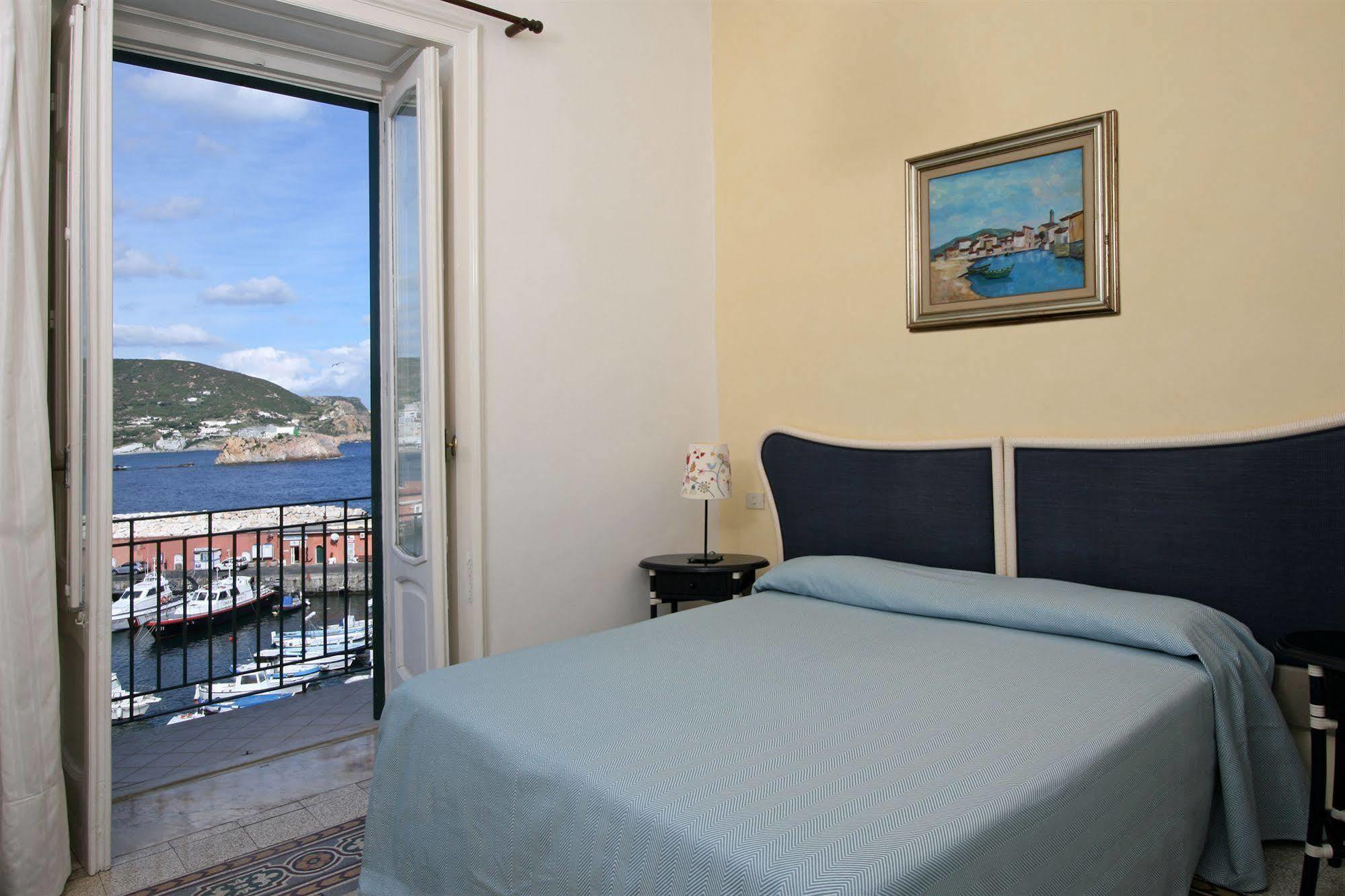 Locanda Mari Ponza Exterior foto